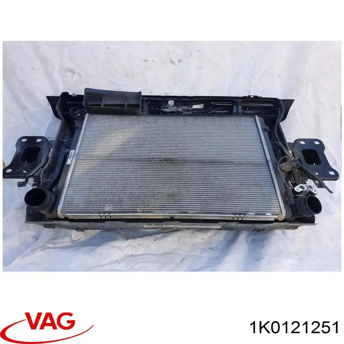 Купити 1K0121251 VAG Радіатор двигуна