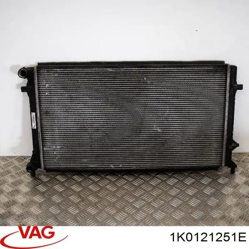 Радіатор основний VAG 1K0121251E ціна, від 55.19 USD