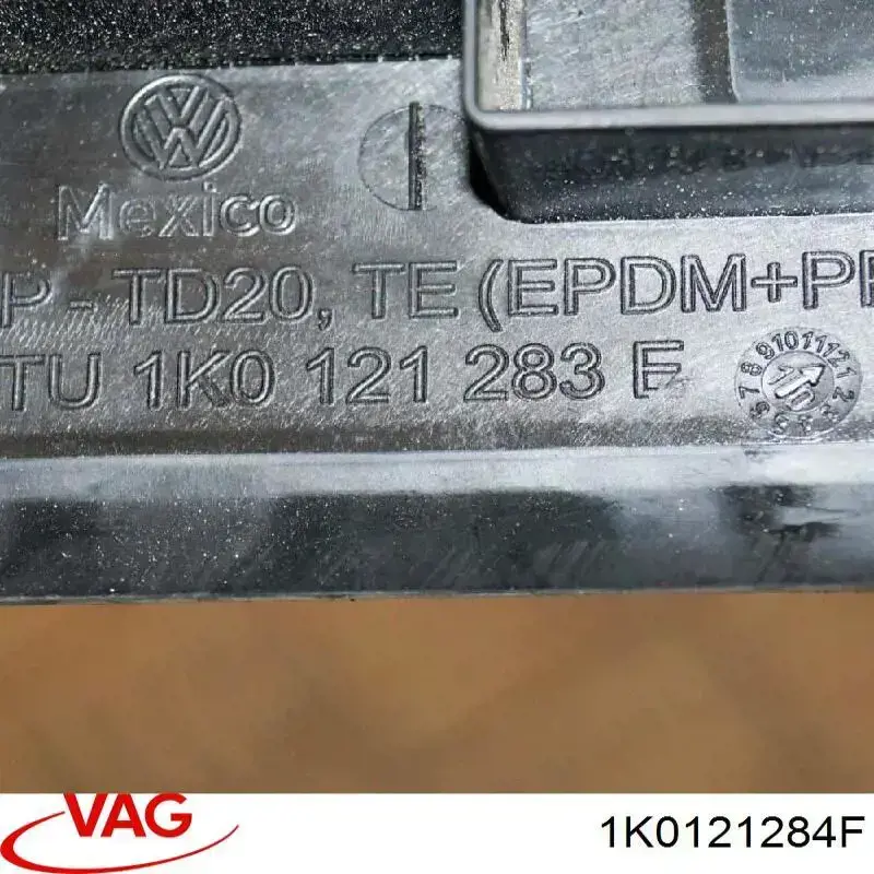Купити 1K0121284F VAG Повітропровід (дефлектор) радіатора, правий