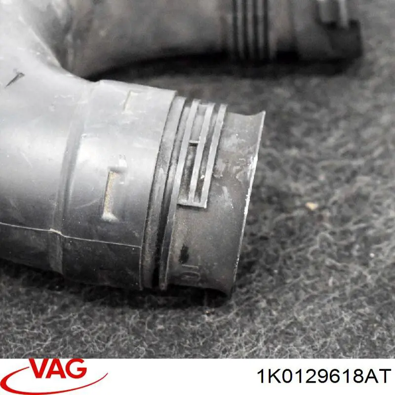 Купити 1K0129618AT VAG Патрубок повітряний, вхід повітряного фільтра