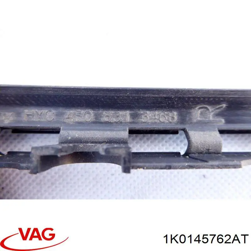 Шланг/патрубок інтеркуллера VAG 1K0145762AT ціна, від 18.98 USD