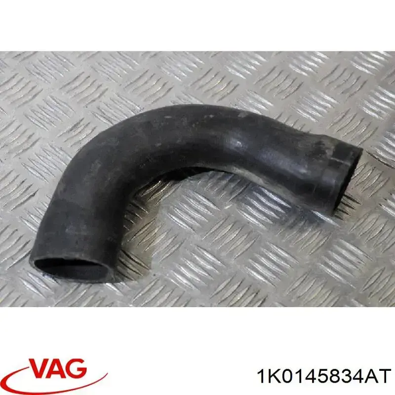 Купити 1K0145834AT VAG Шланг/патрубок интеркуллера