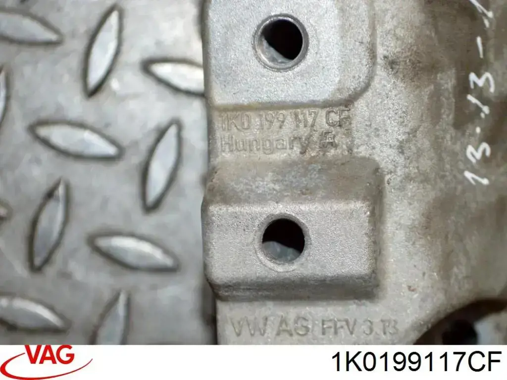 Кронштейн подушки (опори) двигуна, лівої VAG 1K0199117CF