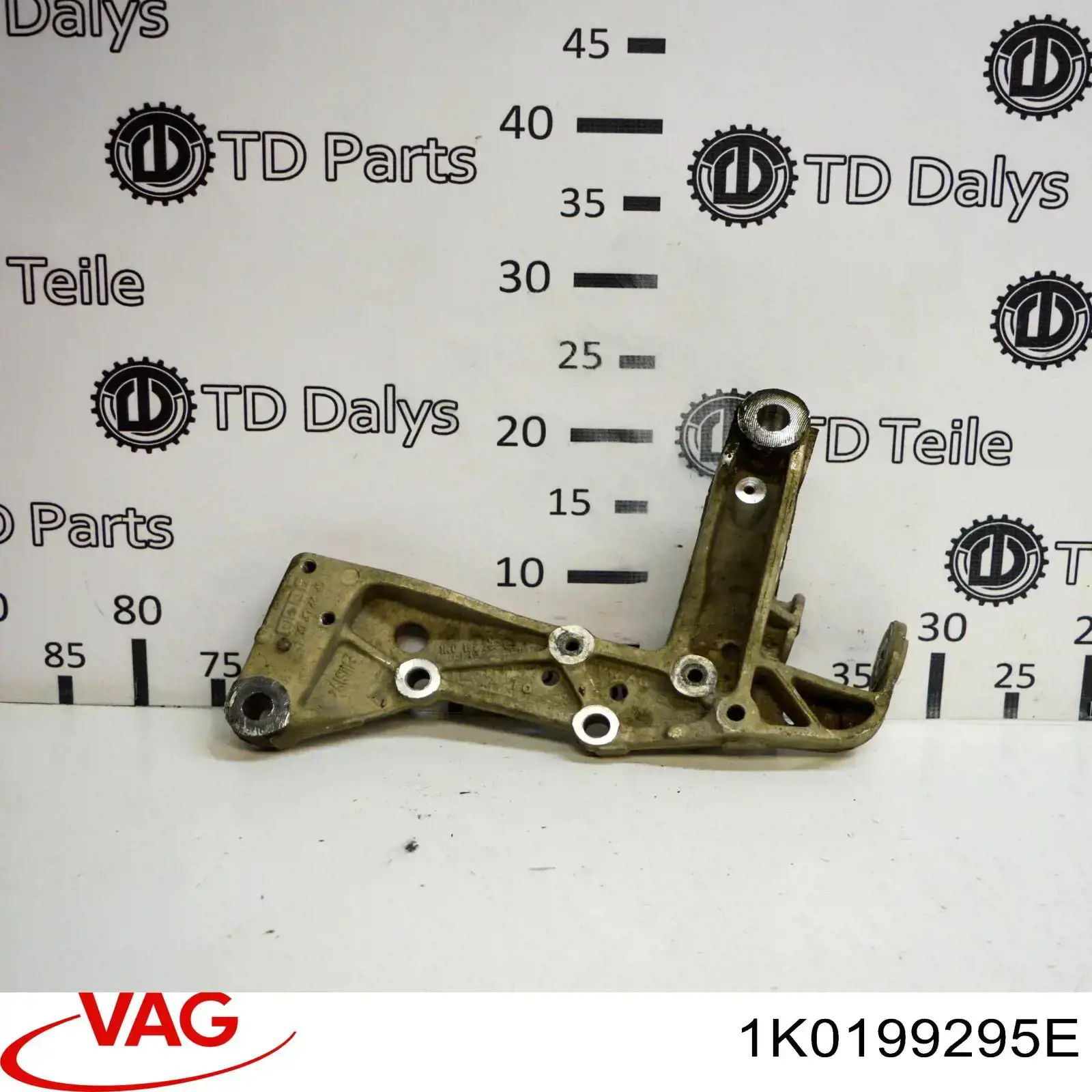 Кронштейн передньої балки 1K0199295E VAG