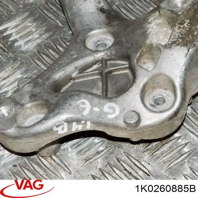 Кронштейн компресора кондиціонера VAG 1K0260885B ціна, від 9.72 USD