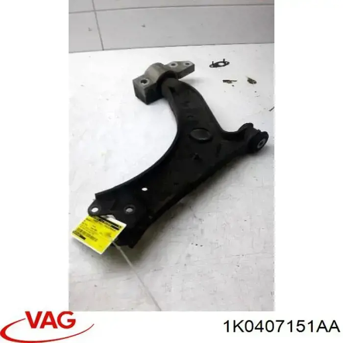 Важіль передньої підвіски нижній, лівий 1K0407151AA VAG