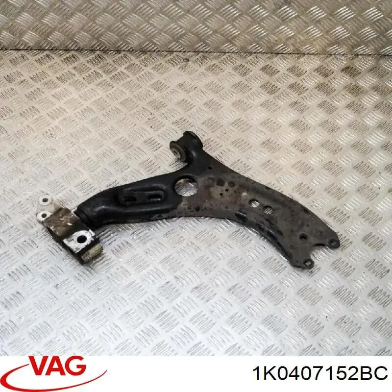 Купити 1K0407152BC VAG Важіль передньої підвіски нижній, правий