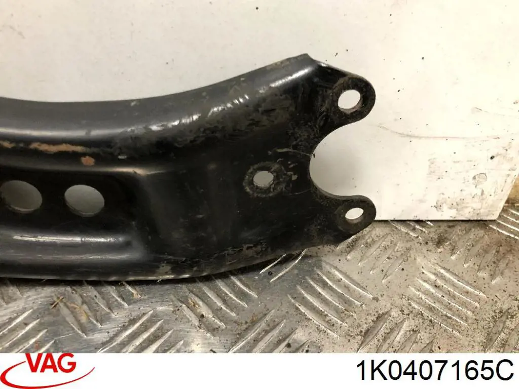 Важіль передній лівий VAG 1K0407165C ціна, від 25.33 USD