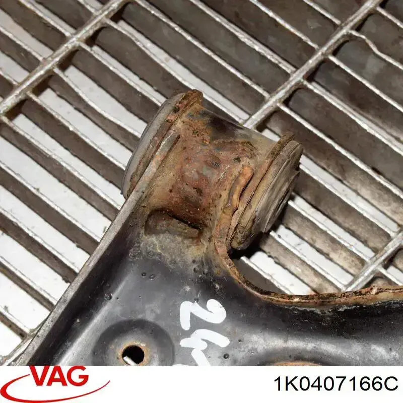 Важіль передньої підвіски нижній, правий VAG 1K0407166C ціна, від 27.09 USD