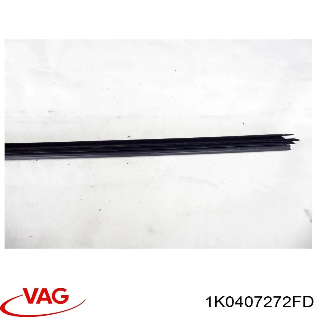 Піввісь права 1K0407272FD VAG