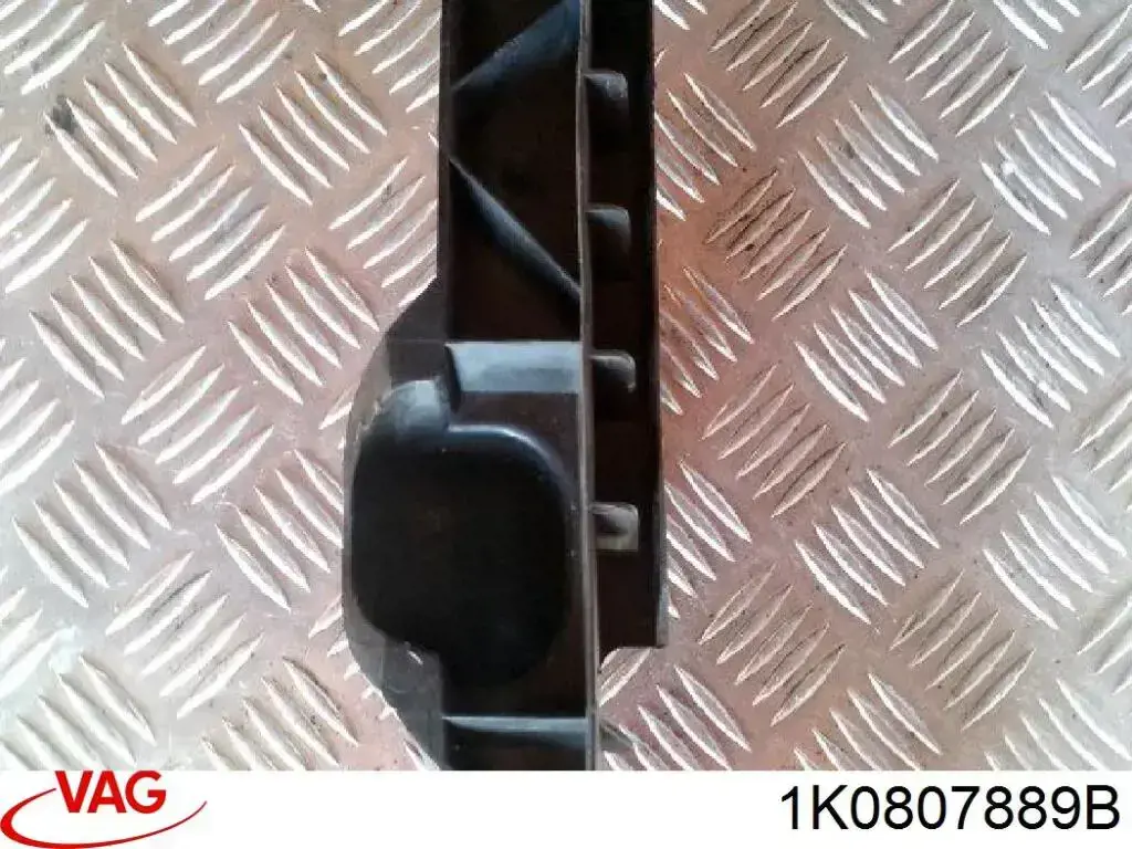 Кронштейн бампера переднього, лівий VAG 1K0807889B ціна, від 12.67 USD