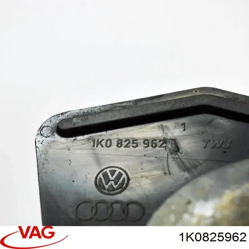 Заглушка днища кузова VAG 1K0825962A ціна, від 5.93 USD