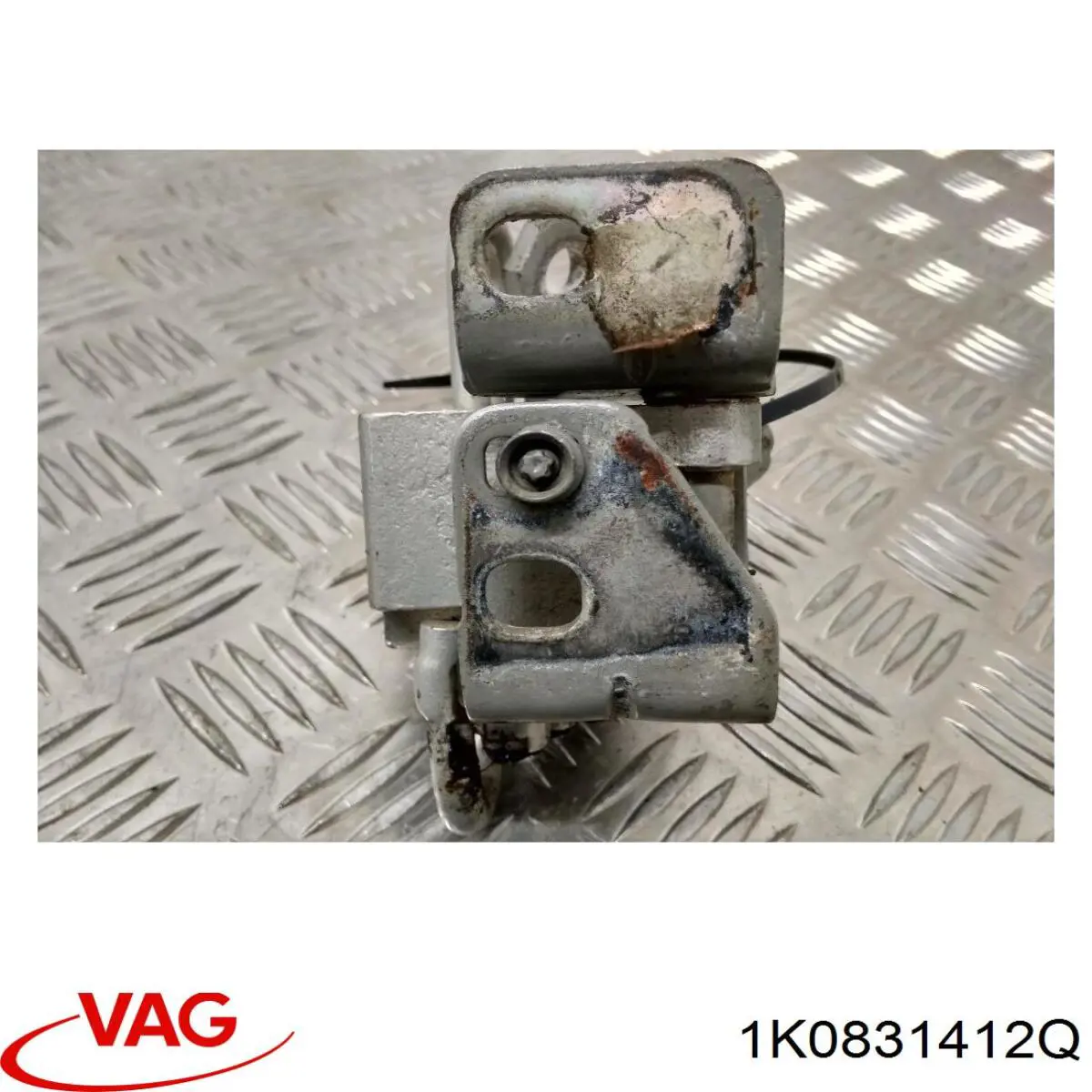 Петля передніх дверей, правої 1K0831412Q VAG