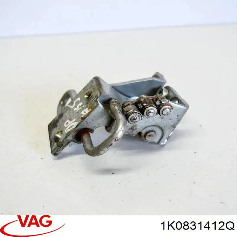 Петля передніх дверей, правою VAG 1K0831412Q