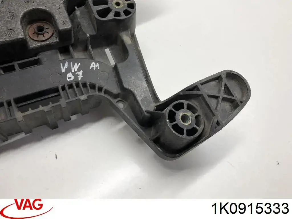 Кріплення / підставка акумулятора (АКБ) VAG 1K0915333 ціна, від 12.70 USD