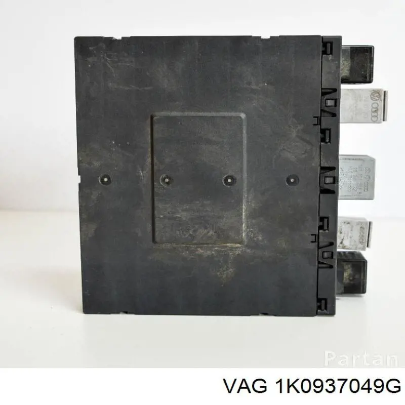 Купити 1K0937049G VAG Корпус запобіжників
