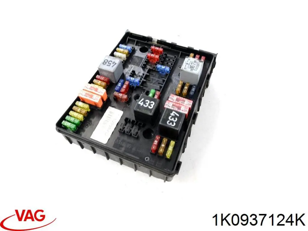  Блок запобіжників Volkswagen Passat 