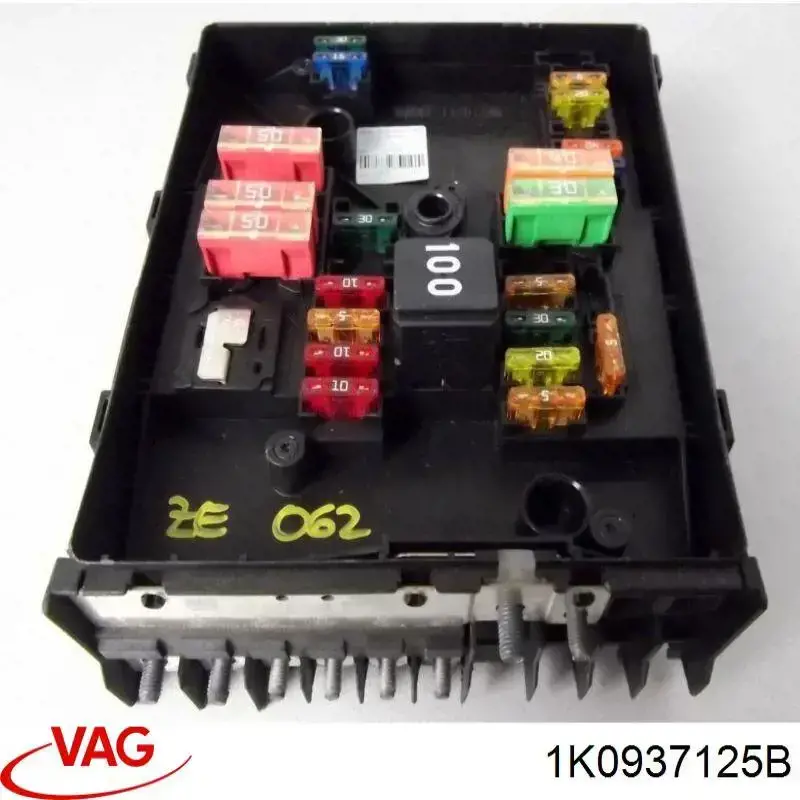 Коробка запобіжників VAG 5K0937123 ціна, від 29.35 USD