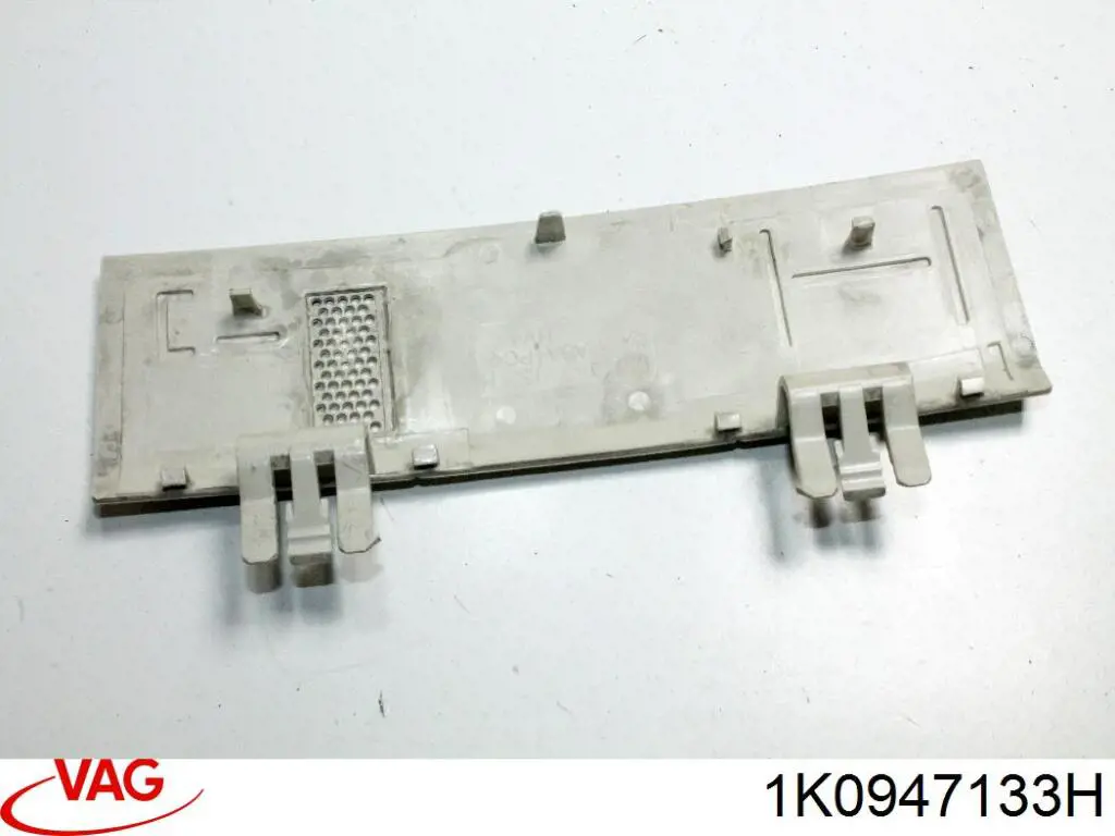 Плафон освітлення салону/кабіни VAG 1K0947133H ціна, від 14.20 USD