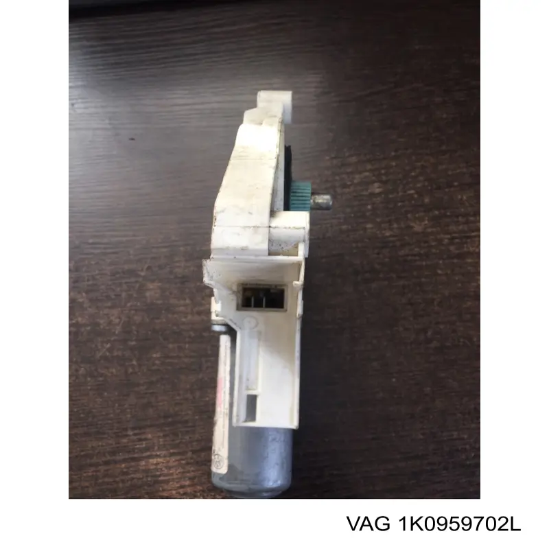 Двигун склопідіймача двері передньої, правої VAG 1K0959702L ціна, від 12.65 USD