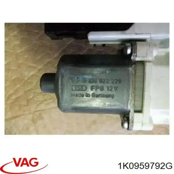 Двигун склопідіймача двері передньої, правої VAG 1K0959792G ціна, від 11.40 USD