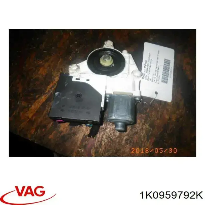 1K0959792K VAG Мотор склопідйомника дверей передніх, правих