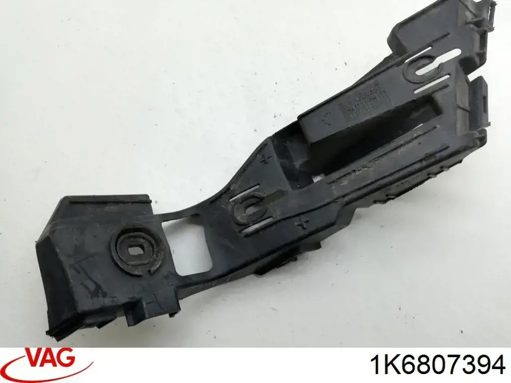 Направляюча заднього бампера, права VAG 1K6807394B ціна, від 33.70 USD