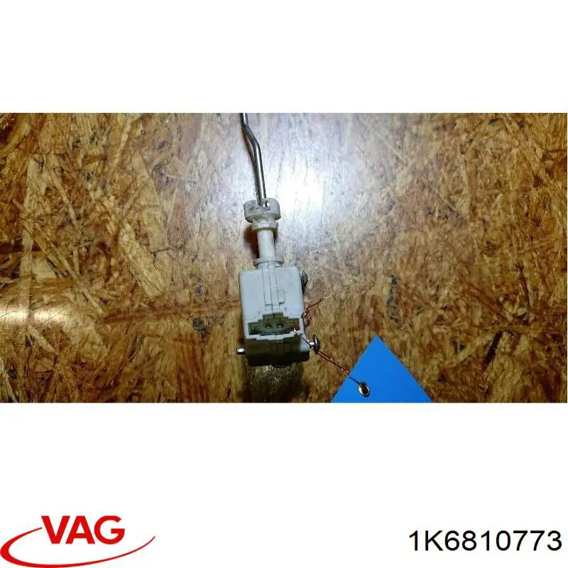 Мотор-привод відкриття лючка бака 1K6810773 VAG