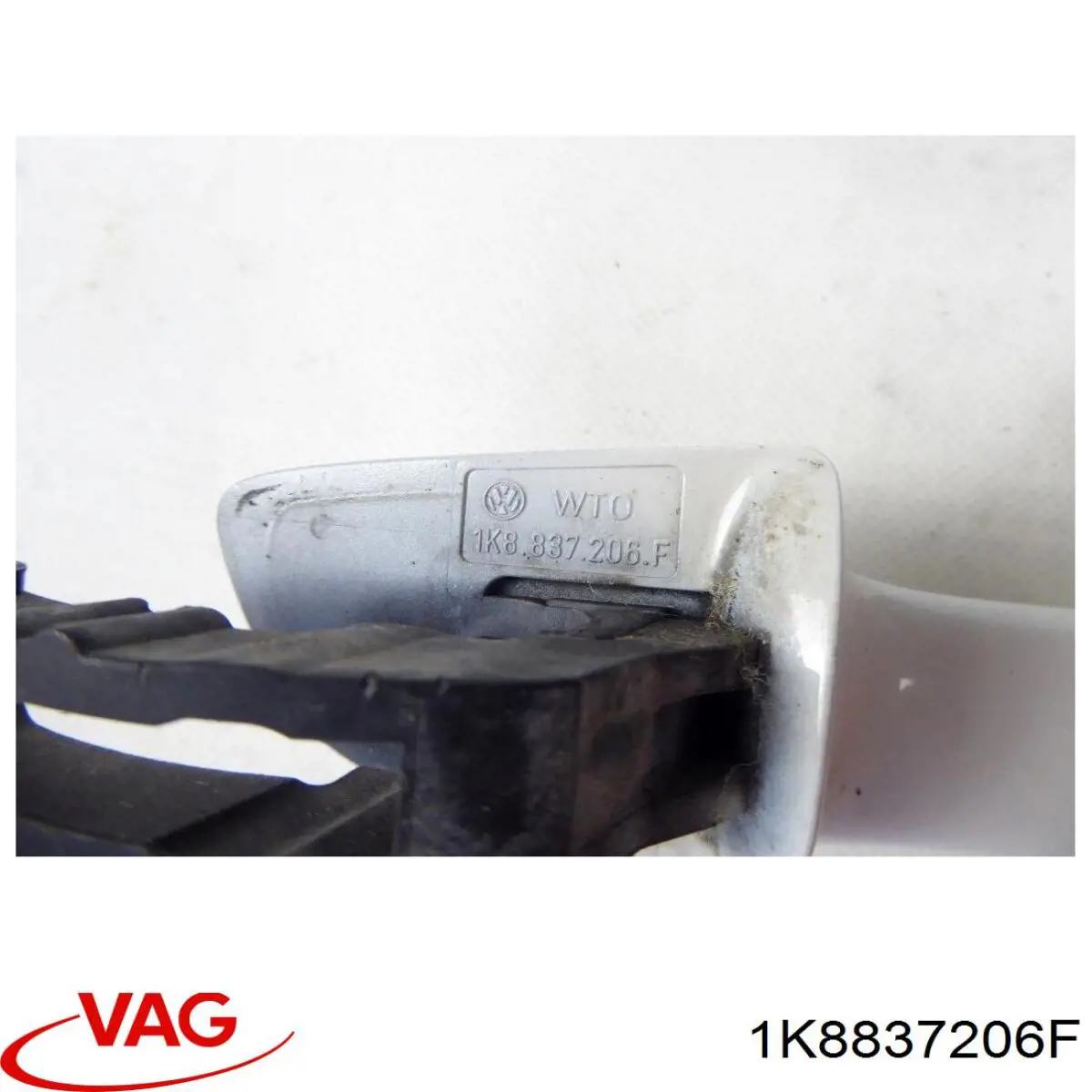 Купити 1K8837206F VAG Ручка дверей правих, зовнішня, перед/зад
