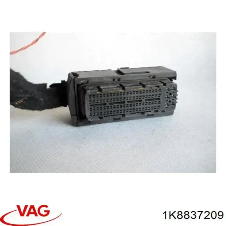 Тримач зовнішньої ручки дверей, лівих дверей VAG 1K8837209 ціна, від 1.14 USD