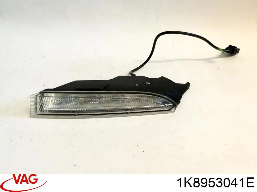 Габарит-показник повороту, лівий VAG 1K8953041E ціна, від 48.14 USD