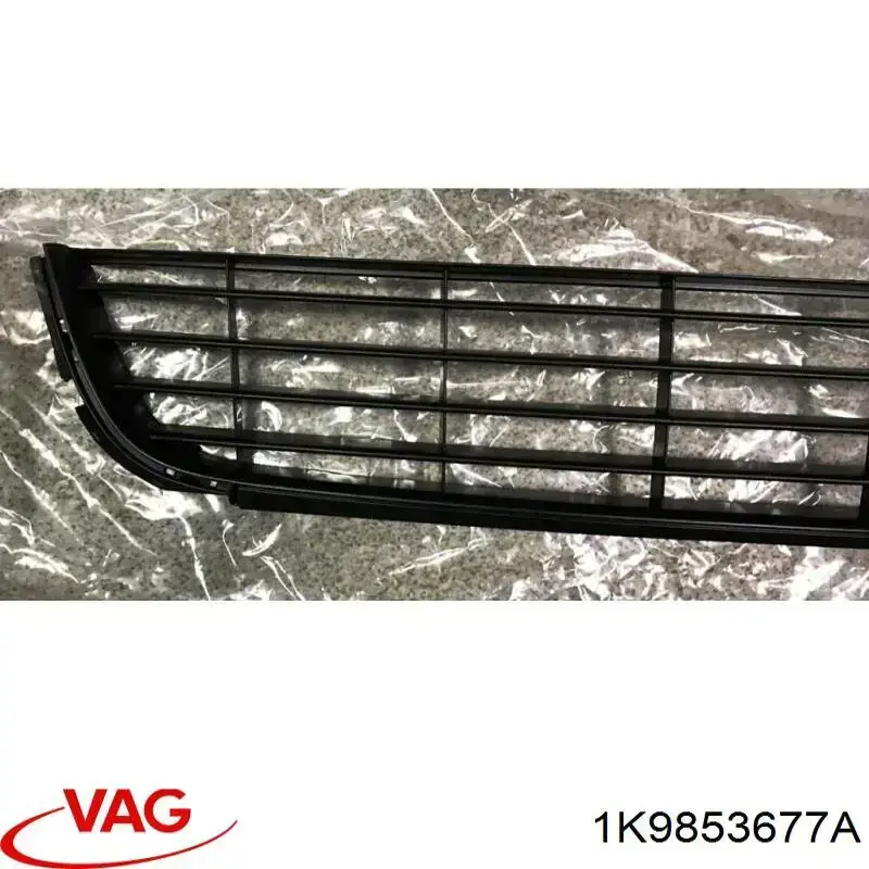 Купити 1K9853677A VAG Решітка переднього бампера, центральна