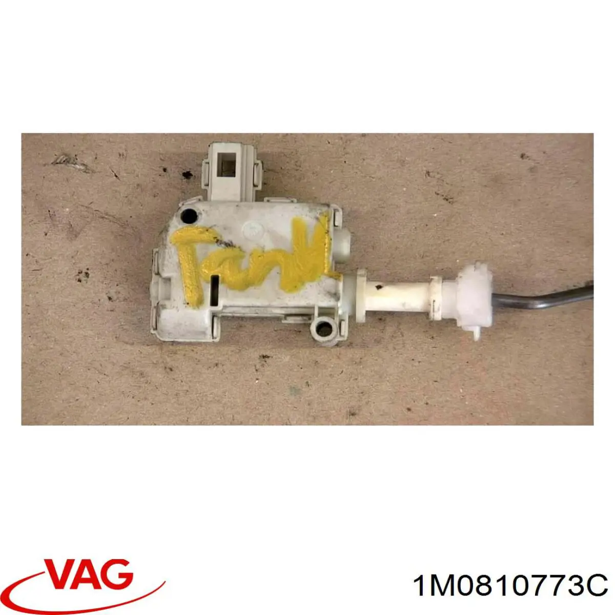 Купити 1M0810773C VAG Мотор-привод відкриття лючка бака