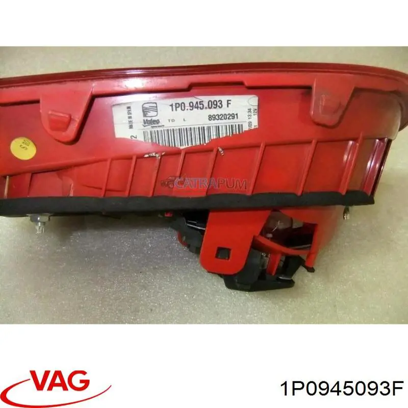 Стоп задній VAG 1P0945093F ціна, від 68.42 USD