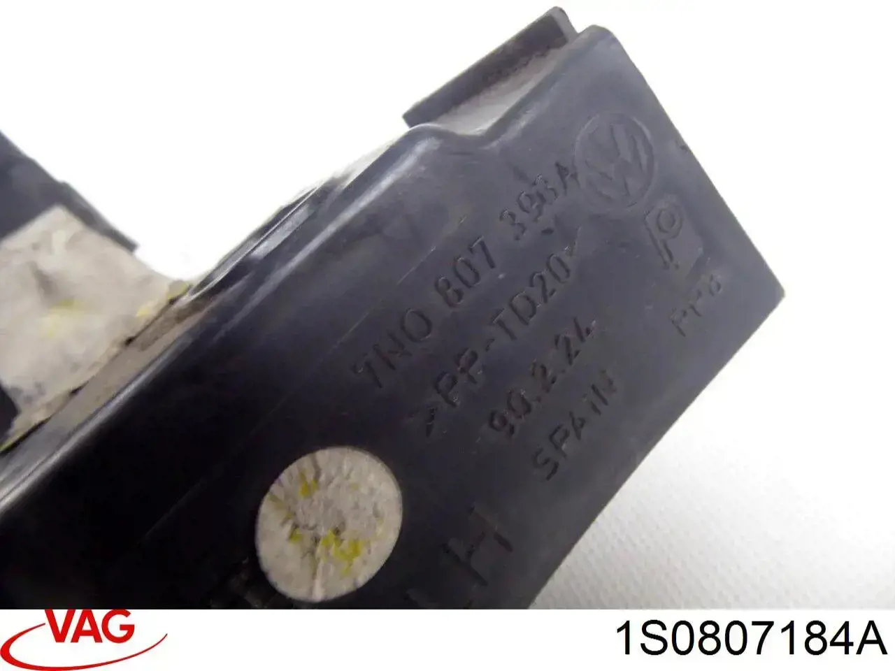 Направляюча заднього бампера, права VAG 1S0807184A