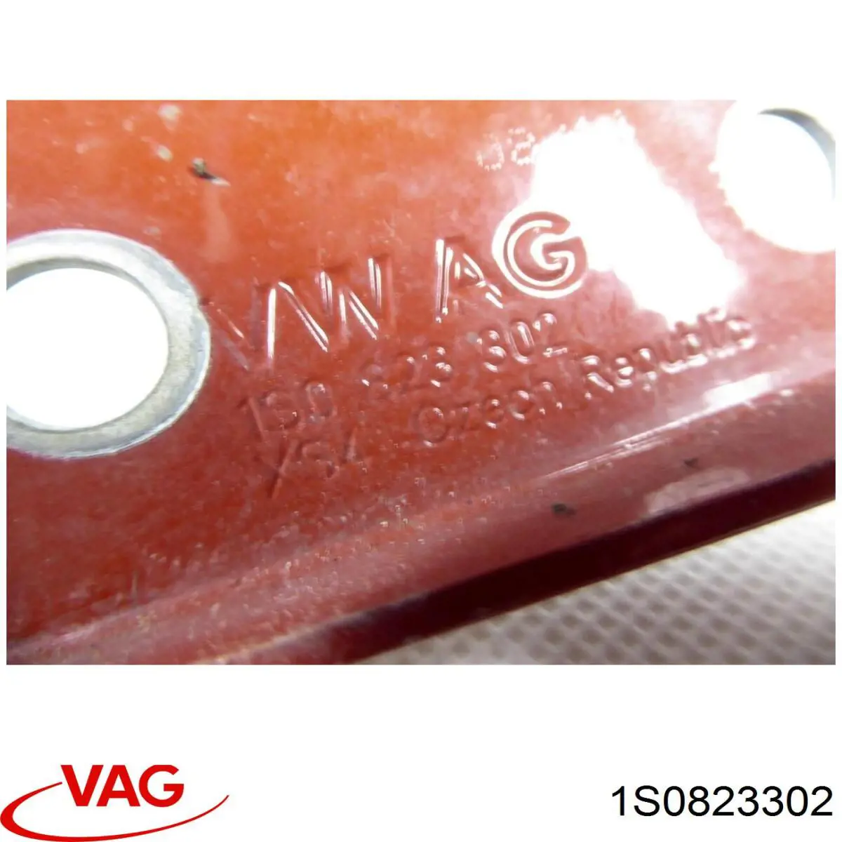 Завіса капота права VAG 1S0823302 ціна, від 31.67 USD