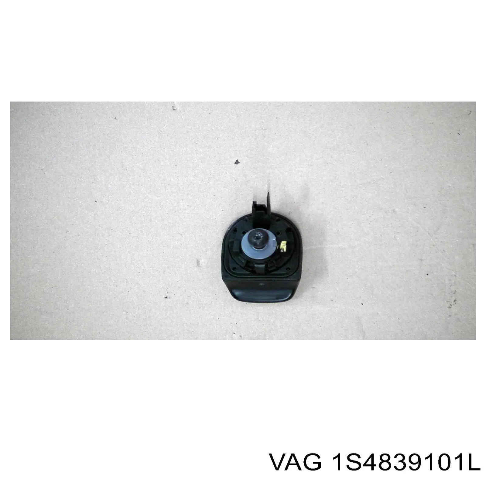 Скло багажного відсіку, ліве 1S4839101L VAG