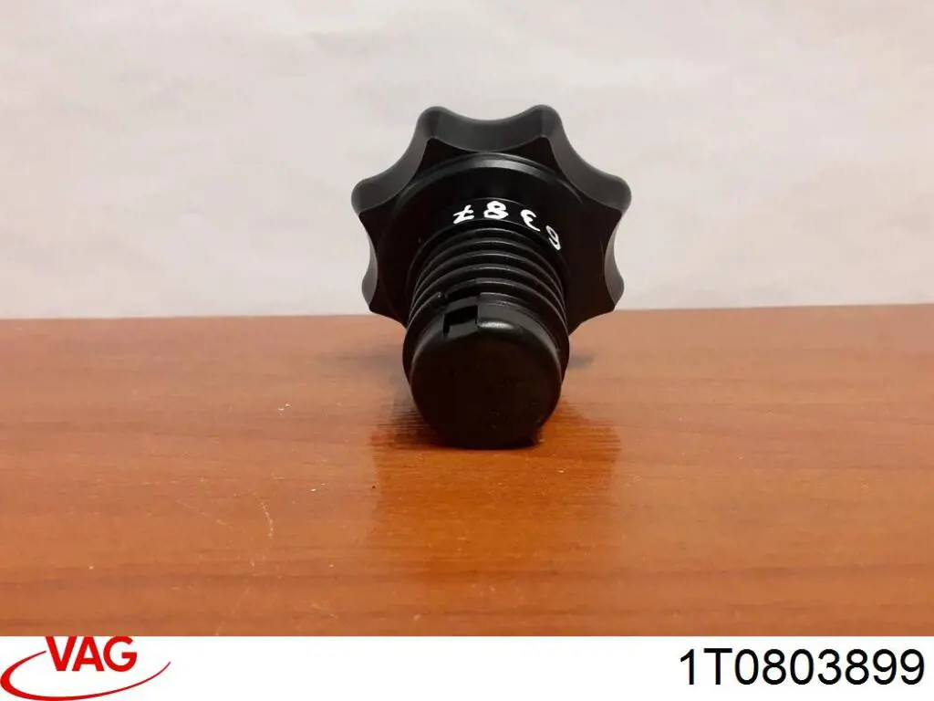 Болт VAG 1T0803899 ціна, від 7.60 USD