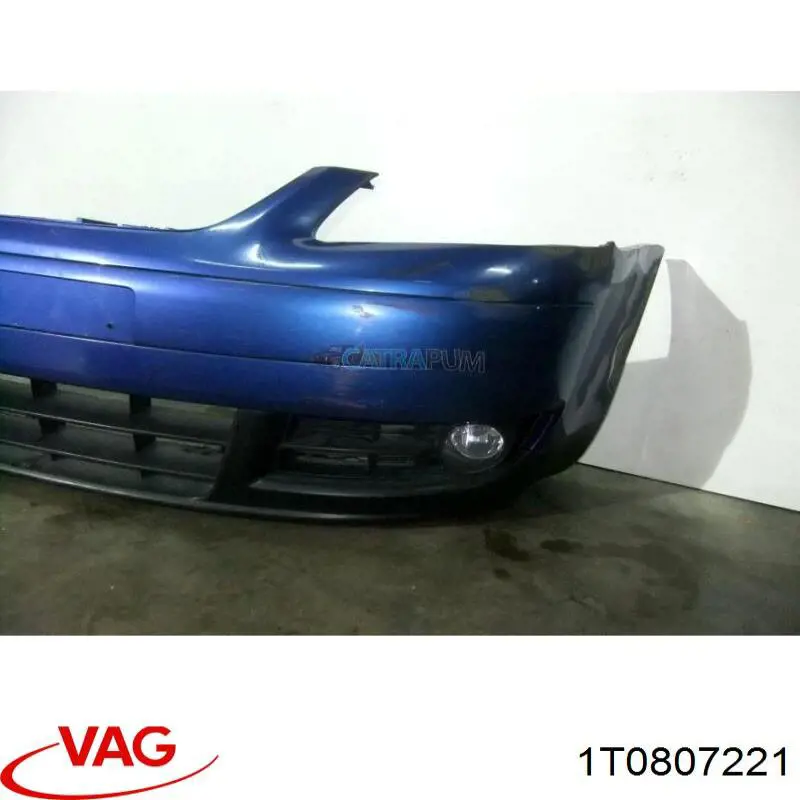 Бампер передній 1T0807221 VAG