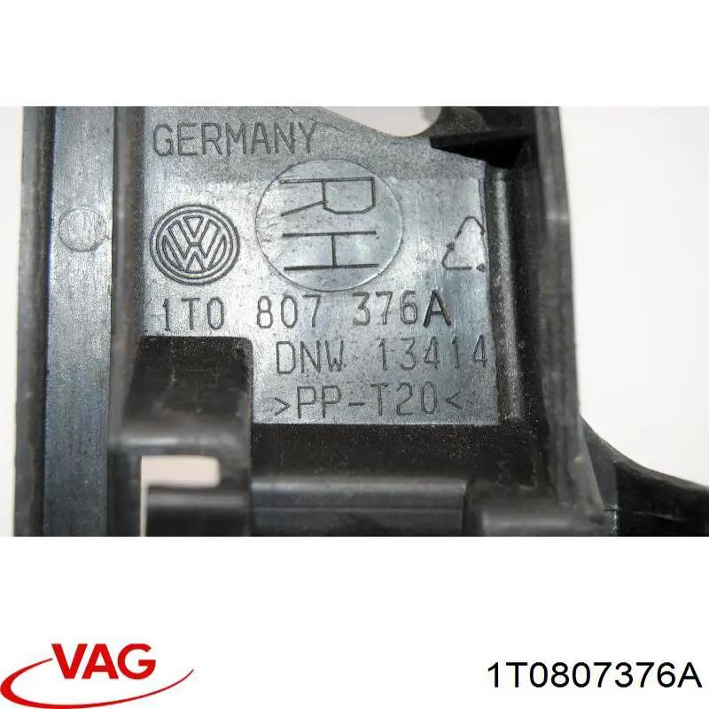 Направляюча заднього бампера, права VAG 1T0807376A ціна, від 9.84 USD