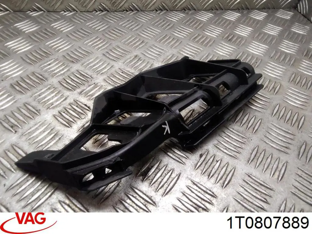 Купити 1T0807889 VAG Кронштейн бампера переднього, лівий