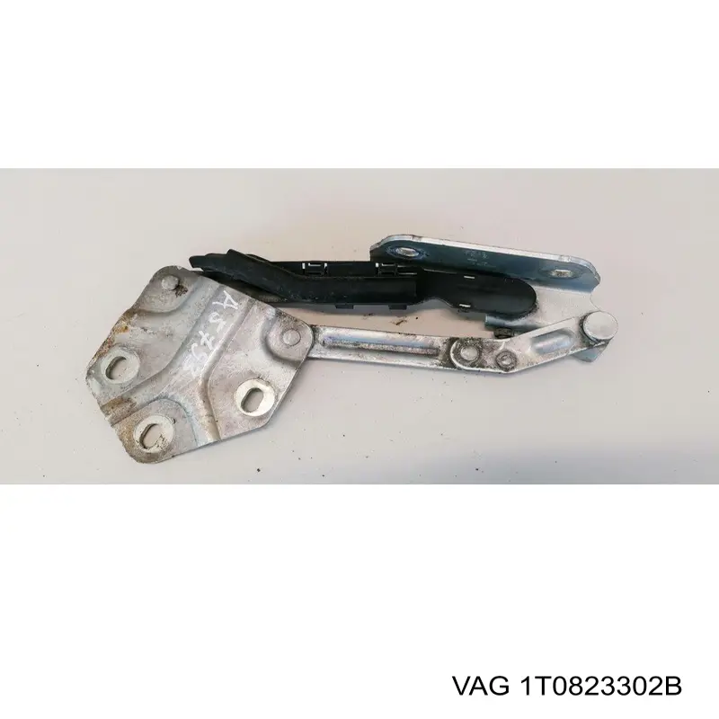 Завіса капота права VAG 1T0823302B ціна, від 6.33 USD