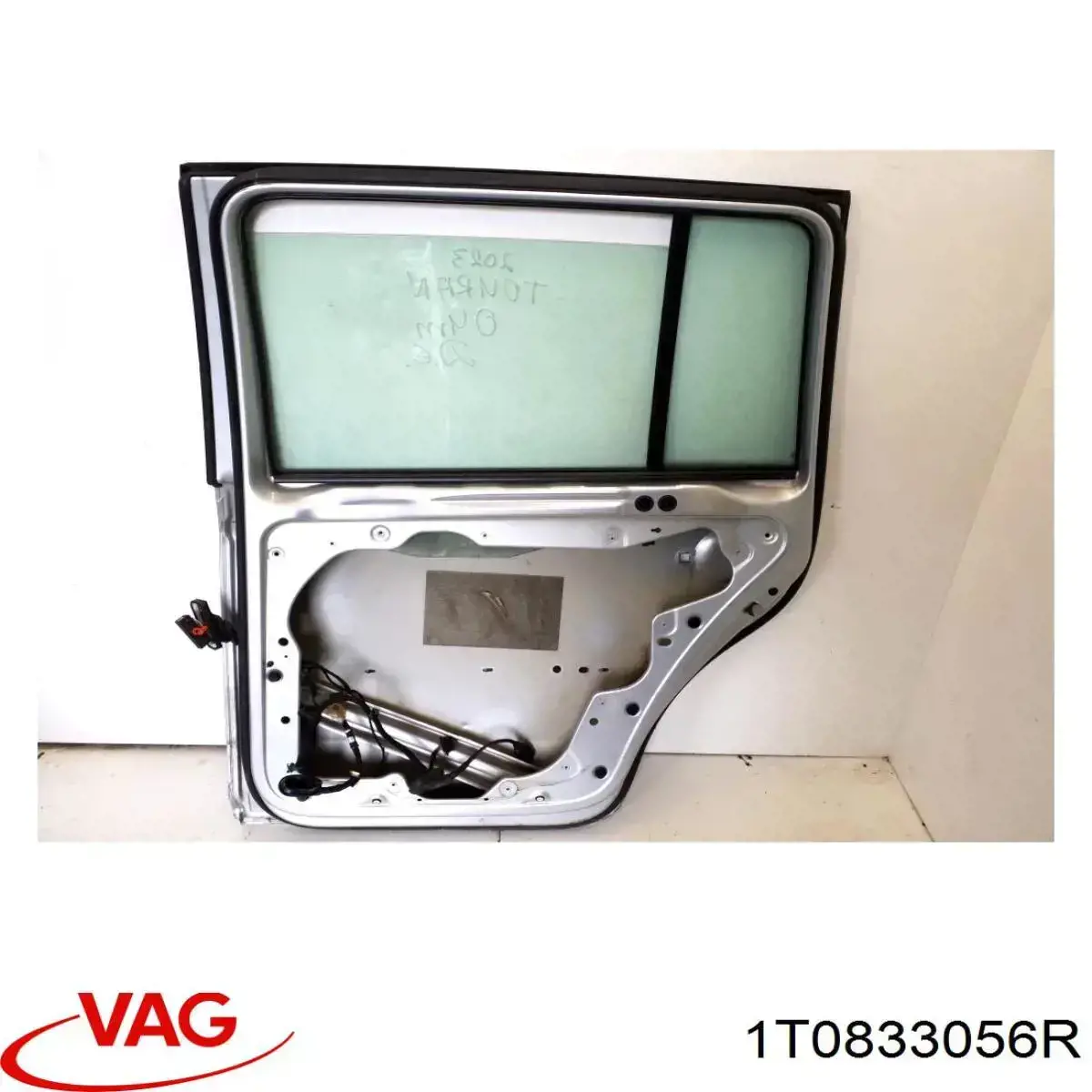 Двері задні, праві 1T0833056R VAG