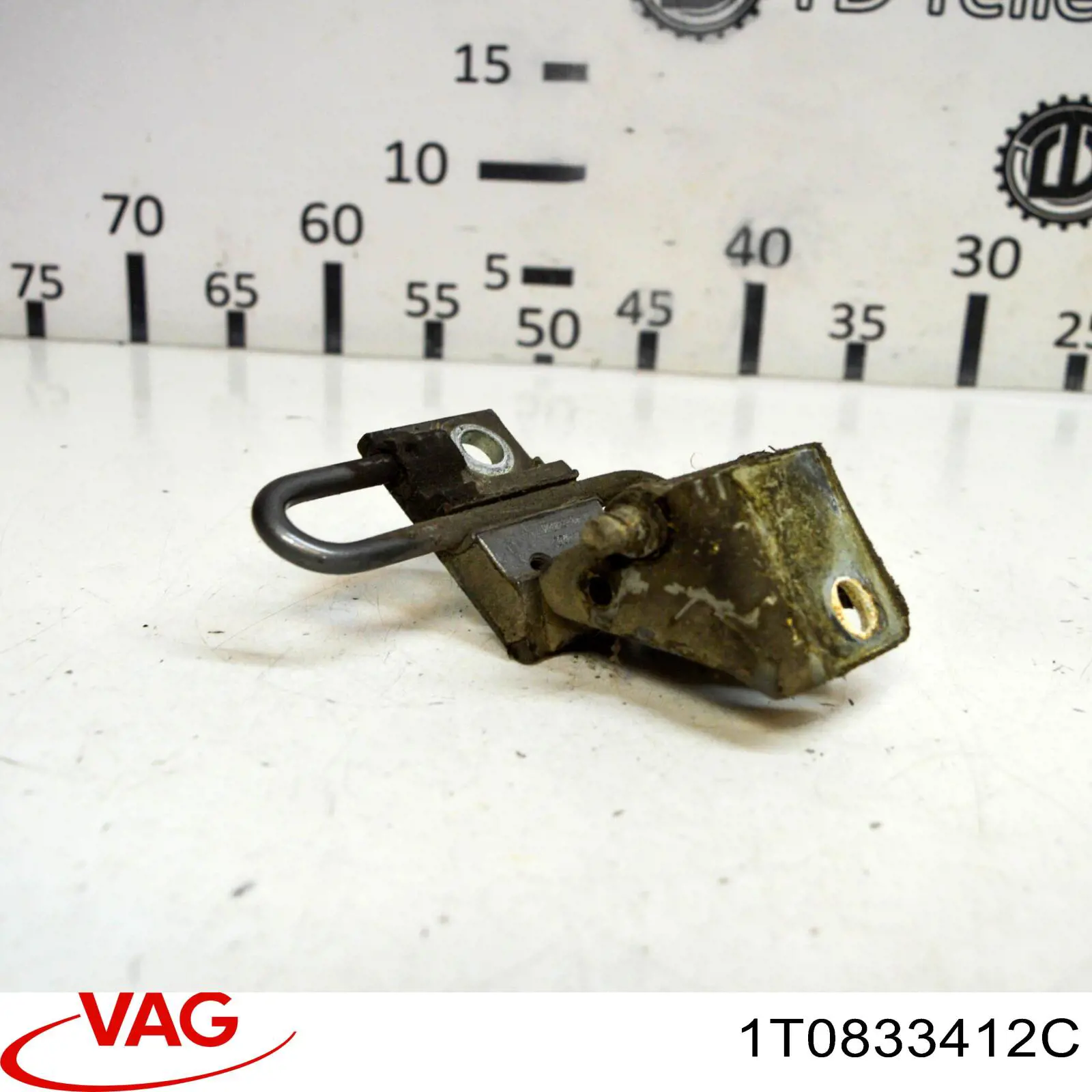 Петля задніх дверей, правих VAG 1T0833412C ціна, від 8.47 USD