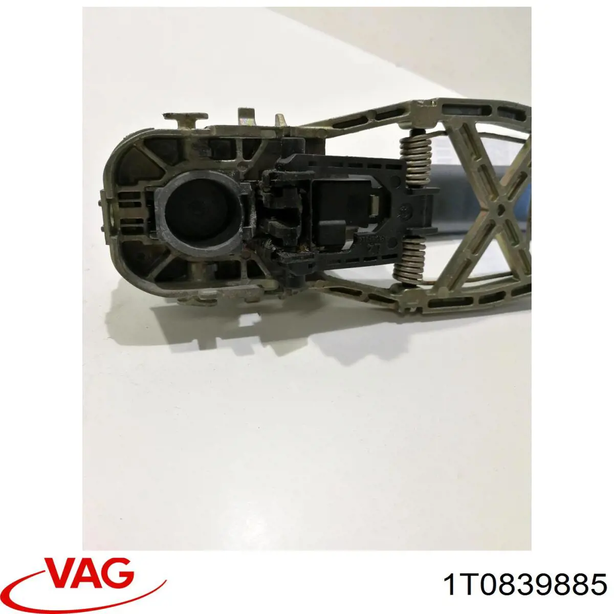 Купити 1T0839885 VAG Тримач зовнішньої ручки дверей, задніх лівих