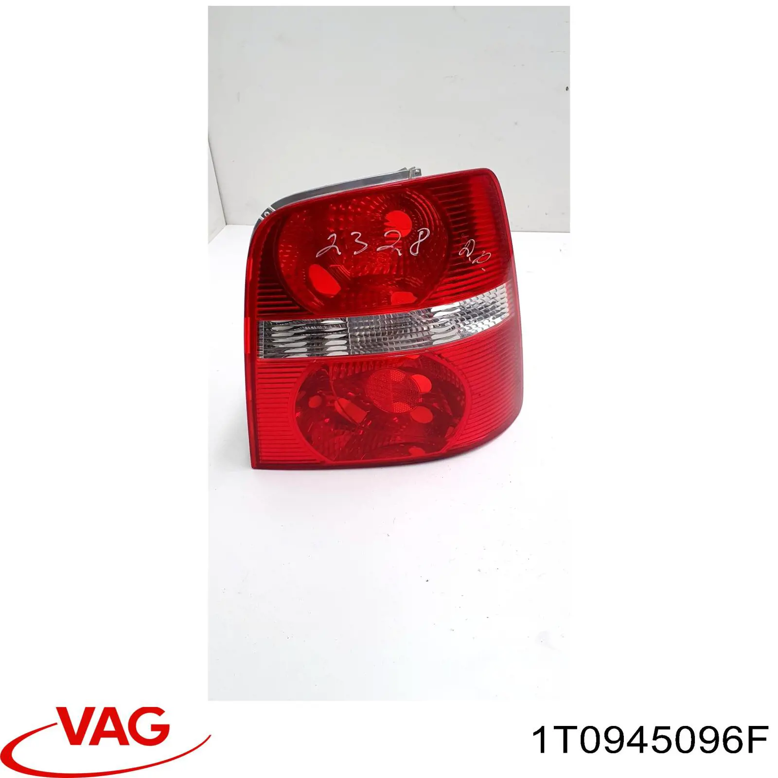 1T0945096F VAG Ліхтар задній правий