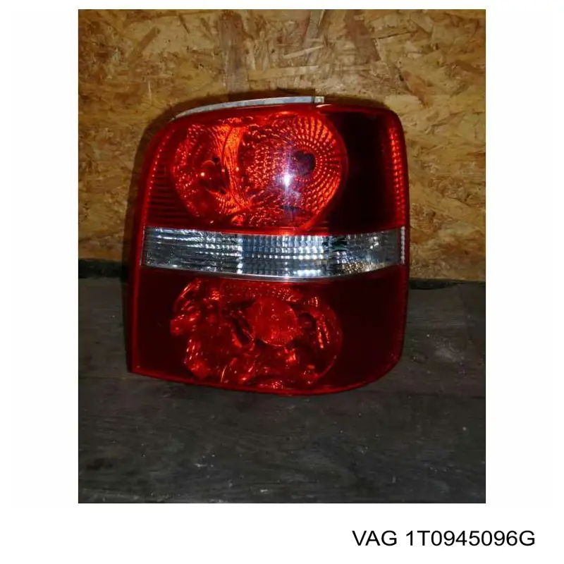 Задні ліхтарі VAG 1T0945096G ціна, від 52.27 USD
