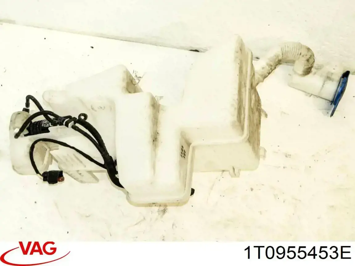 Бачок омивача скла VAG 1T0955453E