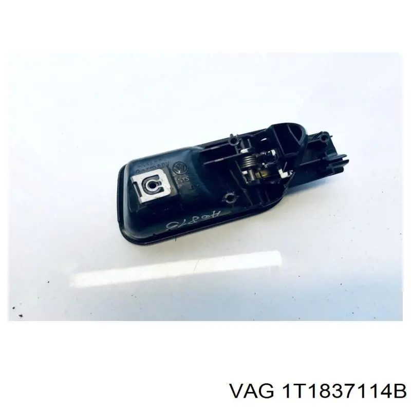 Ручка передньої двері внутрішня права VAG 1T1837114B ціна, від 7.53 USD