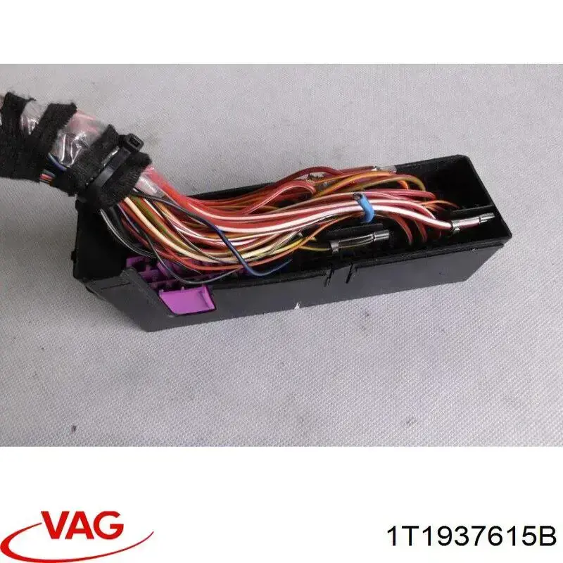 Коробка запобіжників VAG 1T1937615B ціна, від 5.07 USD